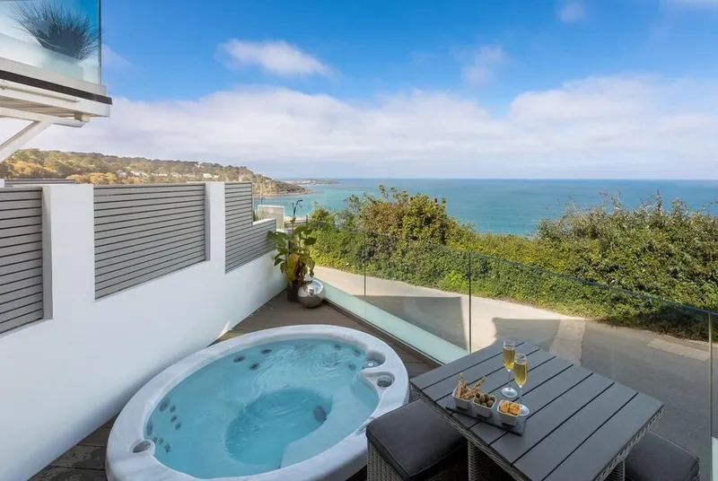 Atlantic Watch 8 hot tub terrace overlooking Carbis Bay
