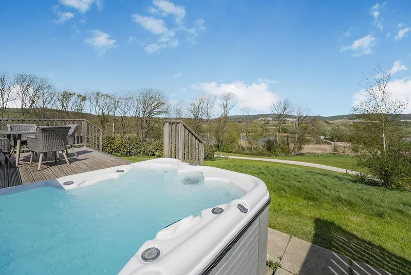 Caburn View Retreat hot tub overlooking the South Downs