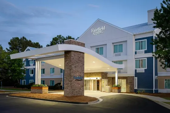 Rendering of the front of a hotel