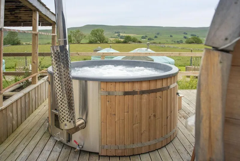 Goldfinch Yurt wood-fired hot tub with Dales views