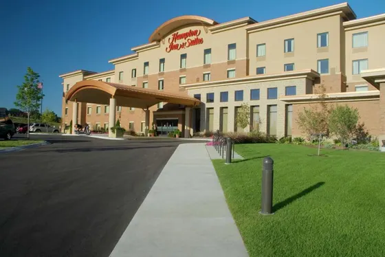 Rendering of the front of a hotel