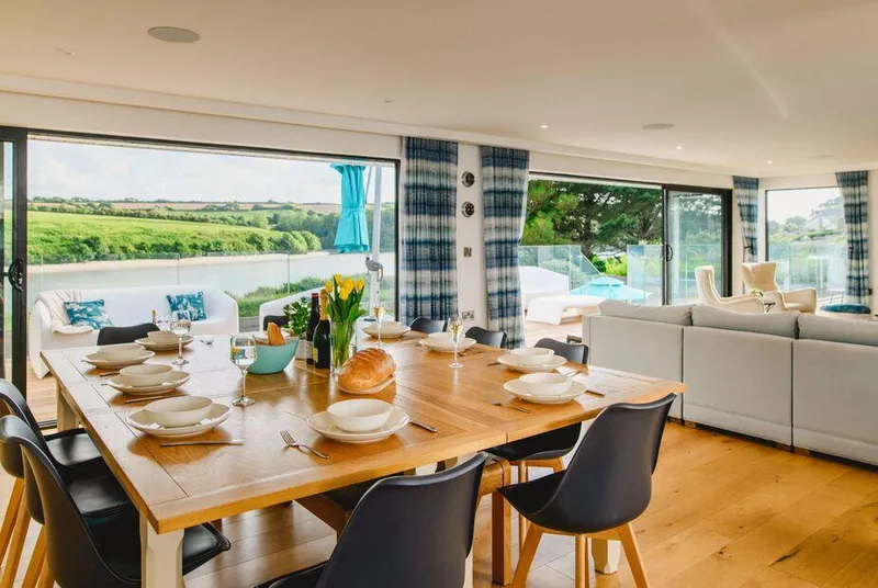 Heron House Newquay dining room with estuary outlook