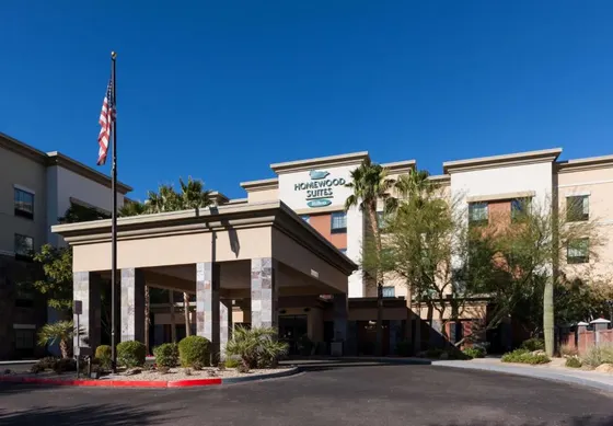 The front of the hampton inn suites palm springs