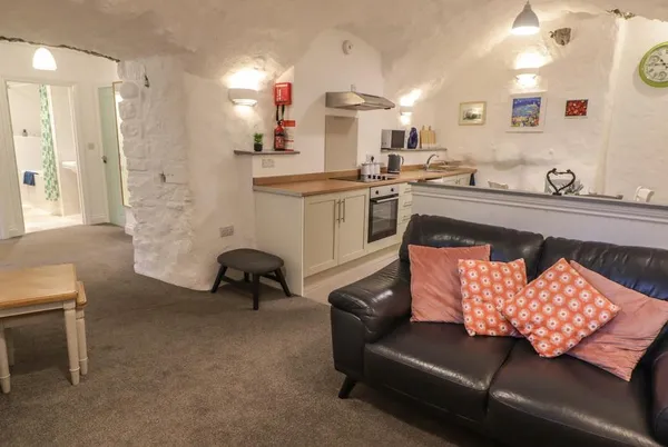 Le Durkestrete Cellar cave-like living and kitchen space
