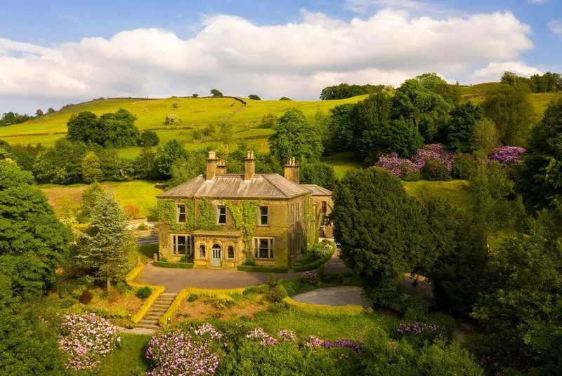 Moorlands Manor aerial view of the manor house and grounds