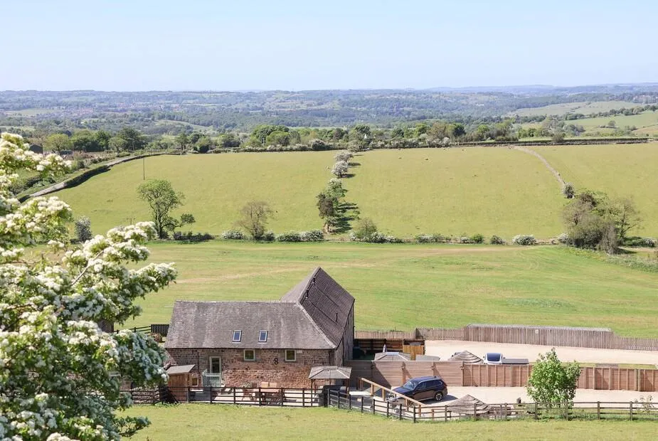 Parlour Barn stone barn set in rolling Staffordshire countryside