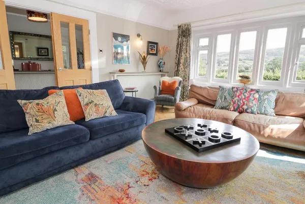 Pengwern lounge with valley view bay window