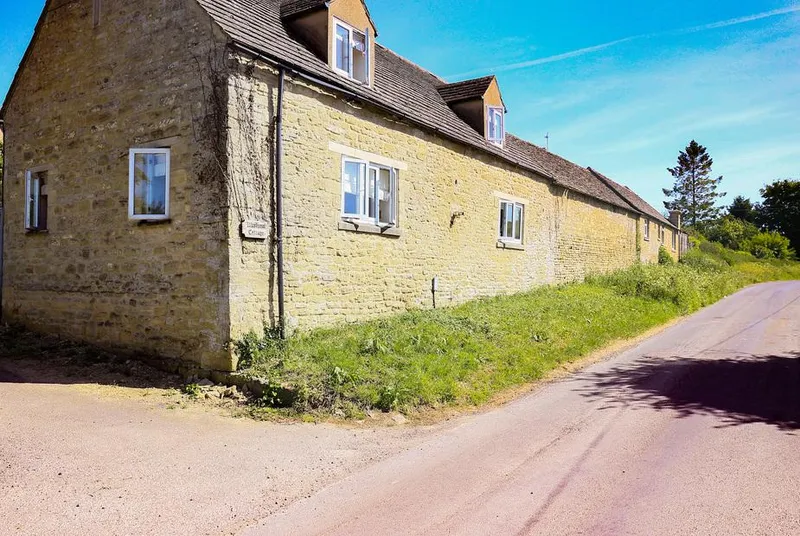 Washpool stone cottage exterior on the country lane